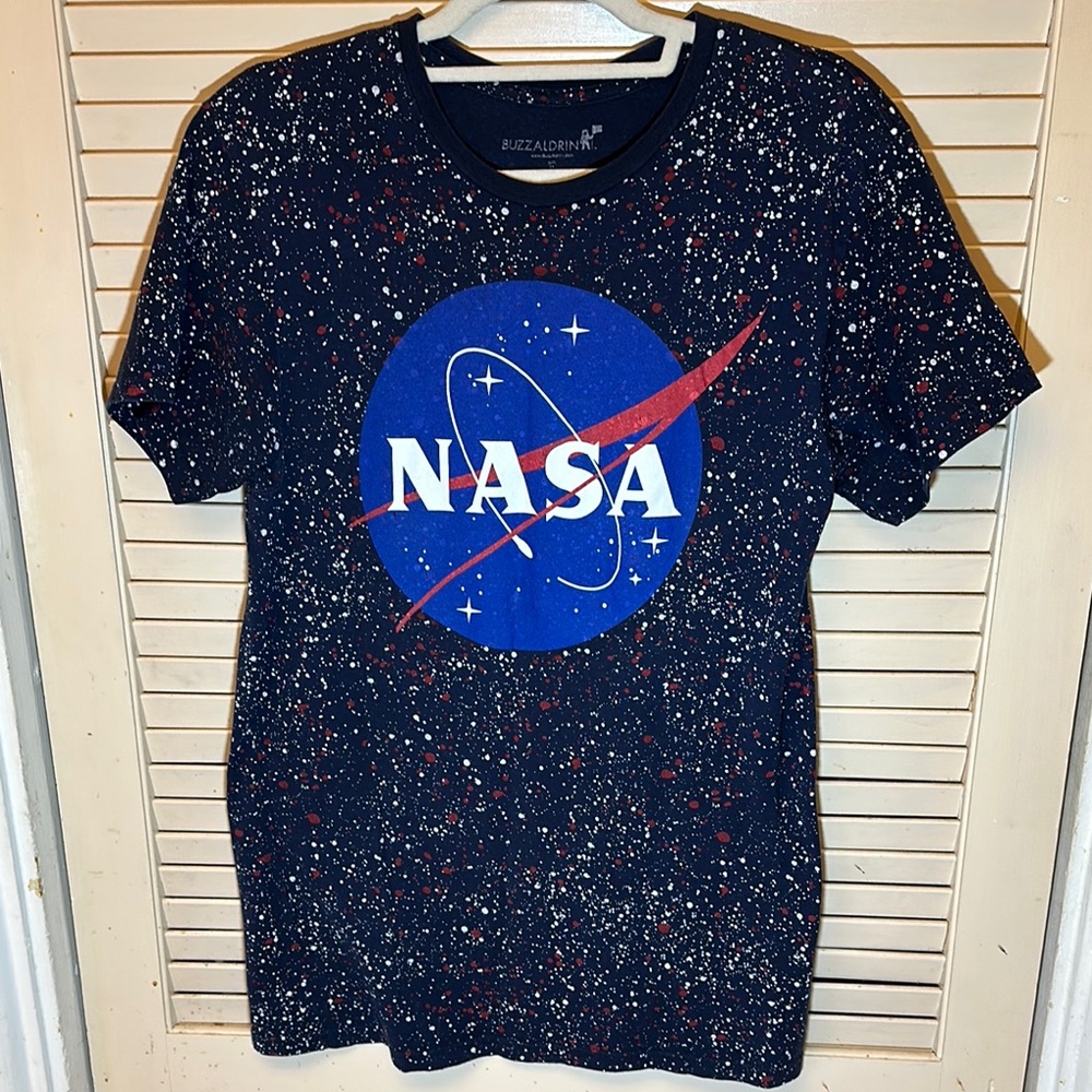 🌟 Unisex NASA T-shirt